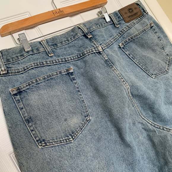 Wrangler 42X30 Mens Blue Jeans Light Wash. Straight Cut. Very Good Condition - Picture 12 of 12